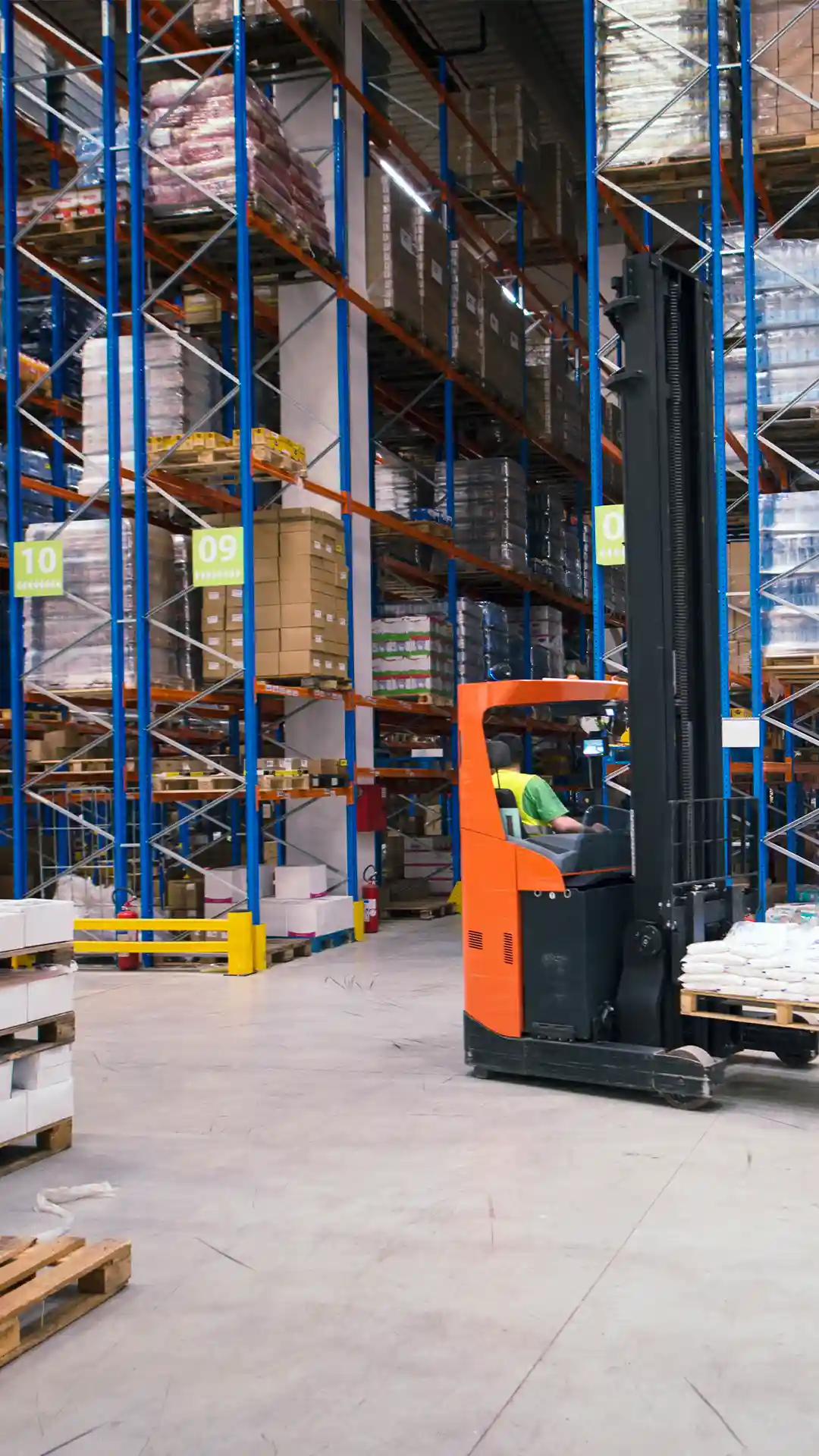 Warehouse pallet stacking